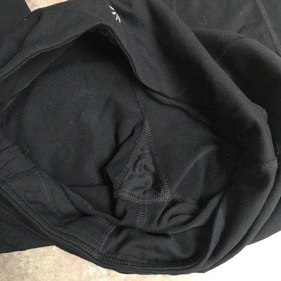 Athleta workout capris with mesh accents - Picture 3 of 9